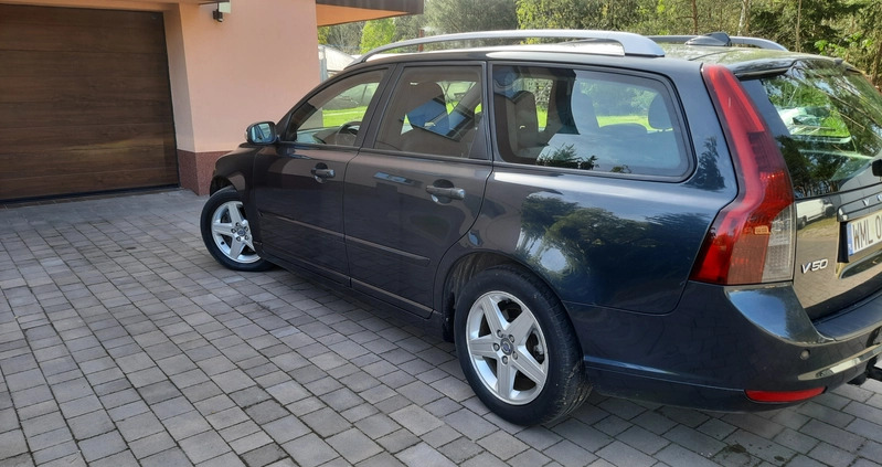 Volvo V50 cena 15500 przebieg: 236000, rok produkcji 2008 z Dobrzyń nad Wisłą małe 407